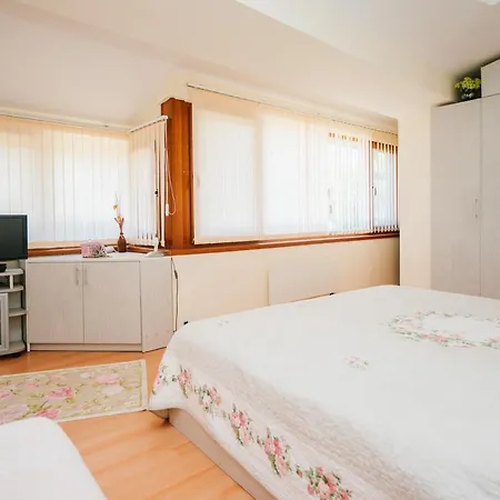 Romance Pensiune Burgas City
